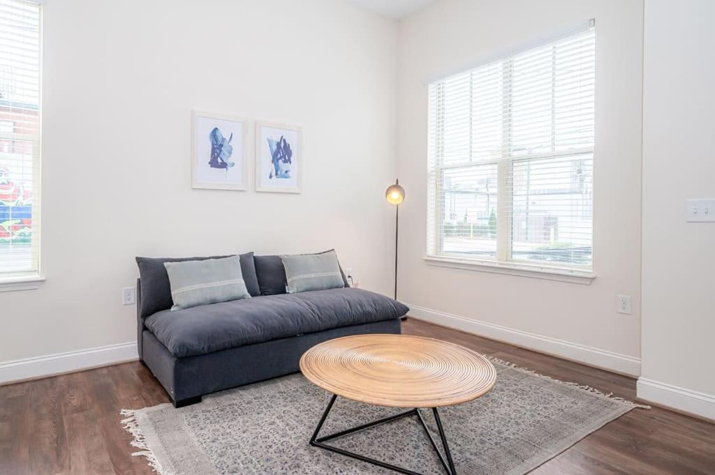 تشارلوت Laid Back 1Br W Comfy Living Room And Bar المظهر الخارجي الصورة