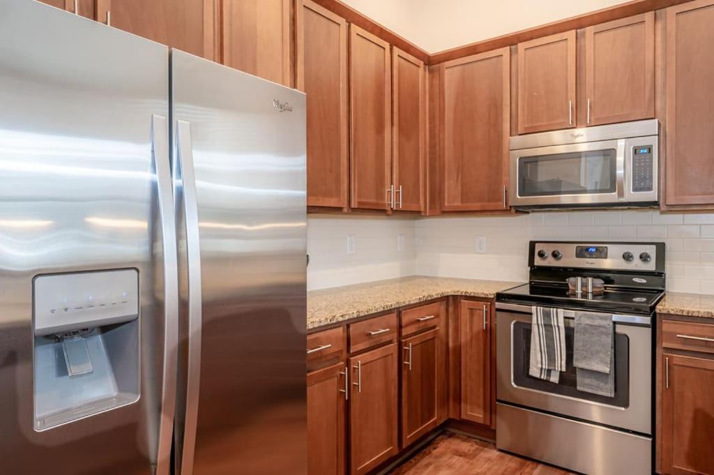 تشارلوت Laid Back 1Br W Comfy Living Room And Bar المظهر الخارجي الصورة